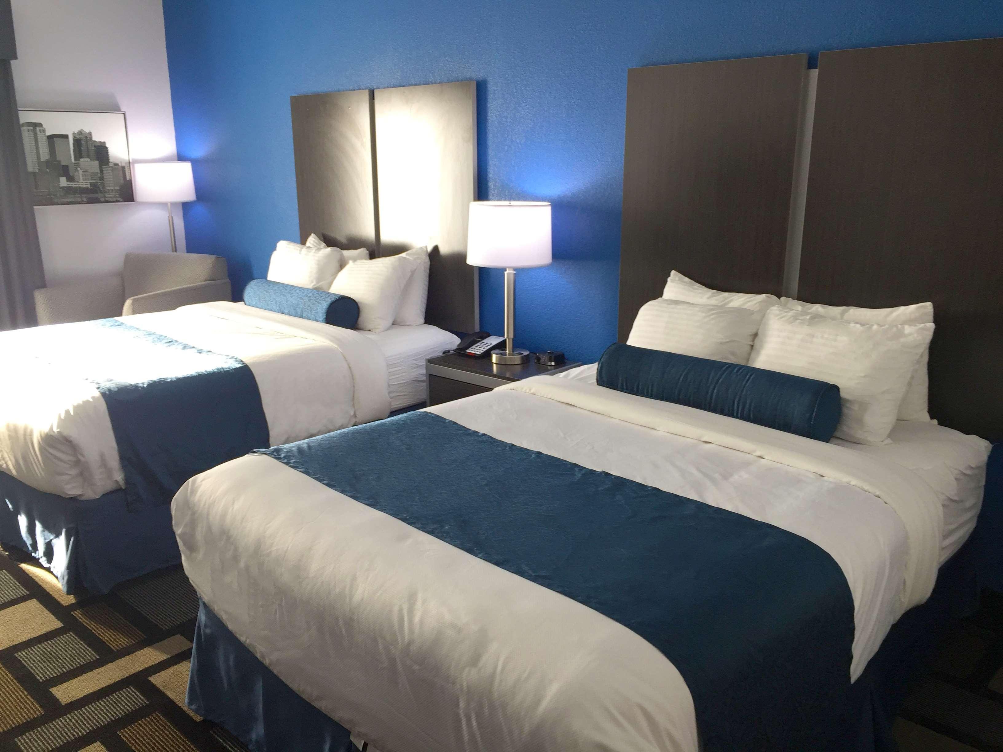 Best Western Plus Birmingham Inn & Suites Bagian luar foto