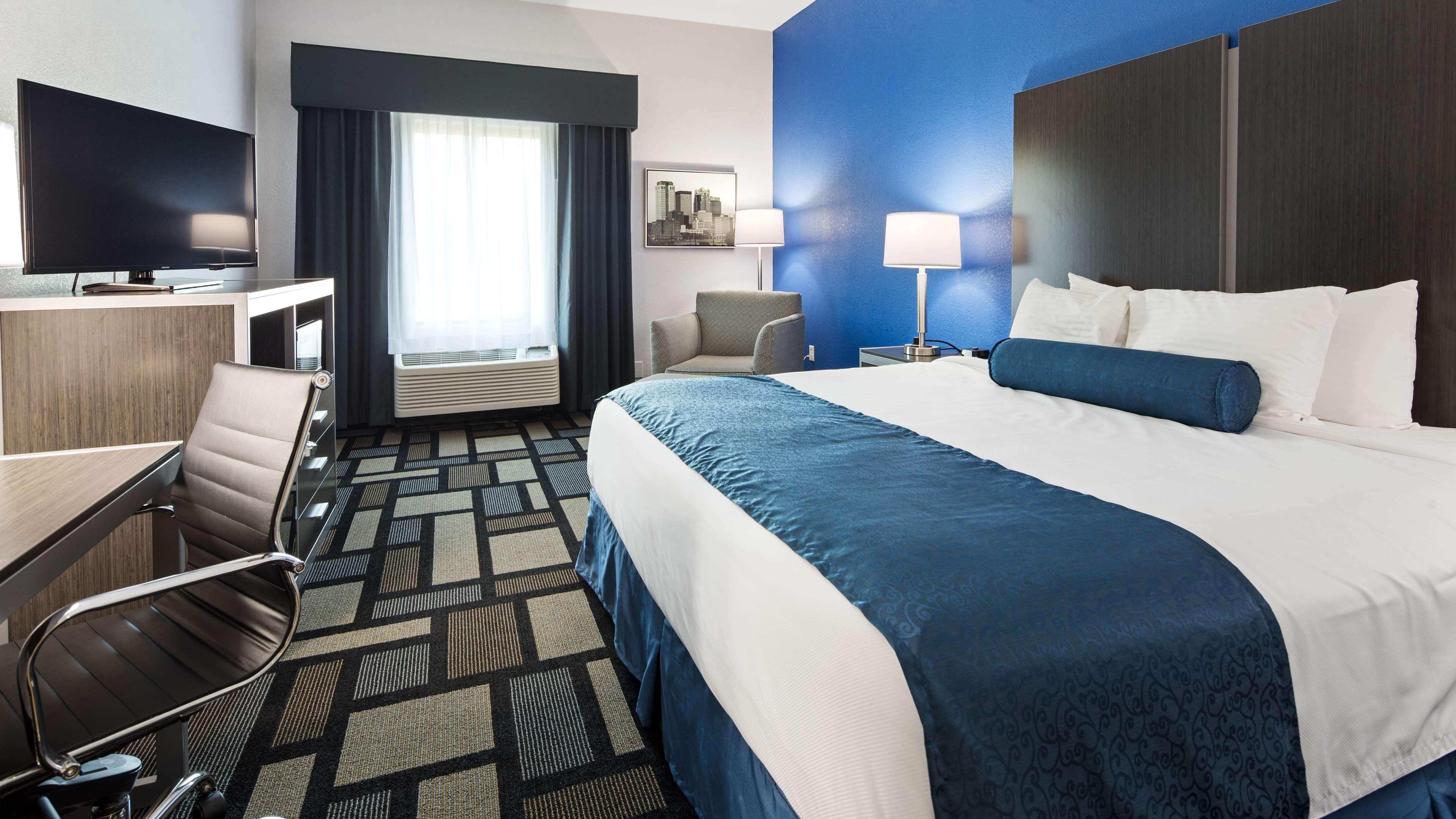 Best Western Plus Birmingham Inn & Suites Bagian luar foto