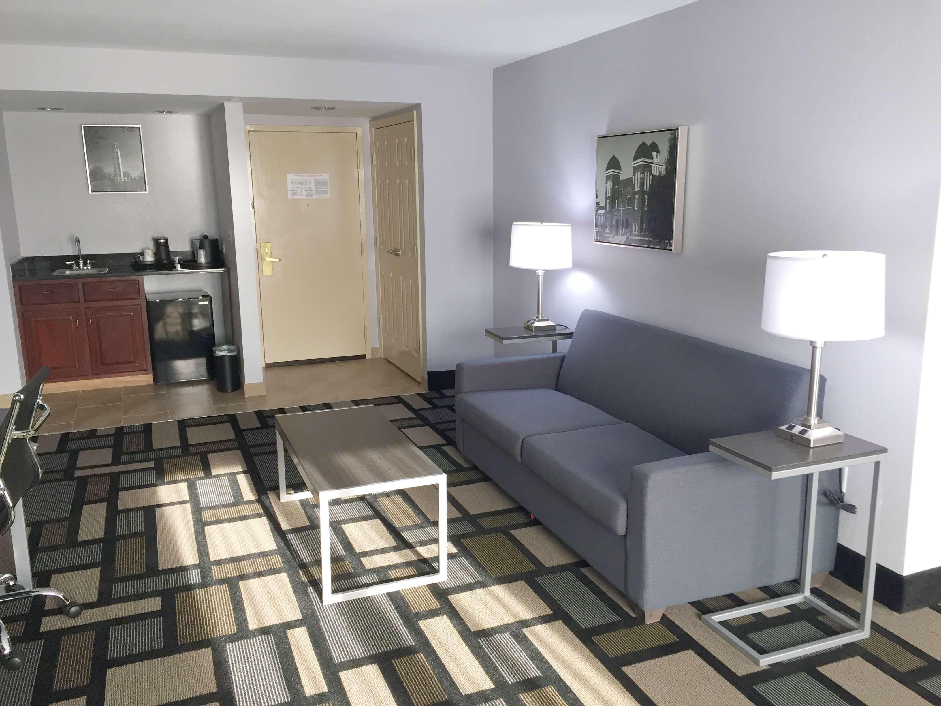 Best Western Plus Birmingham Inn & Suites Bagian luar foto
