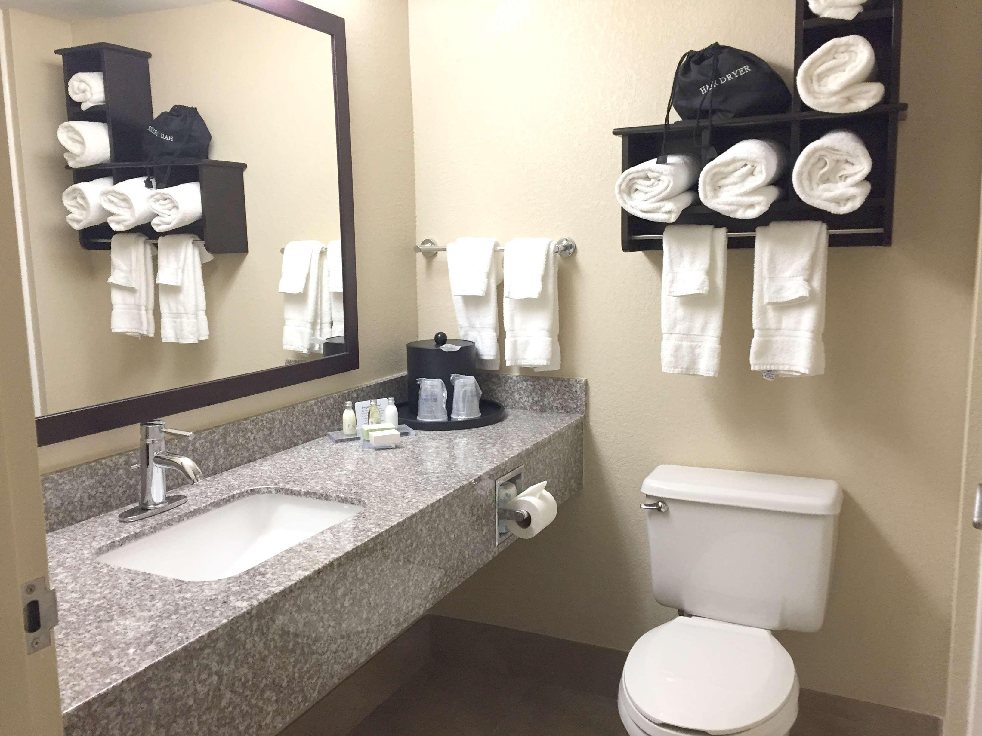 Best Western Plus Birmingham Inn & Suites Bagian luar foto