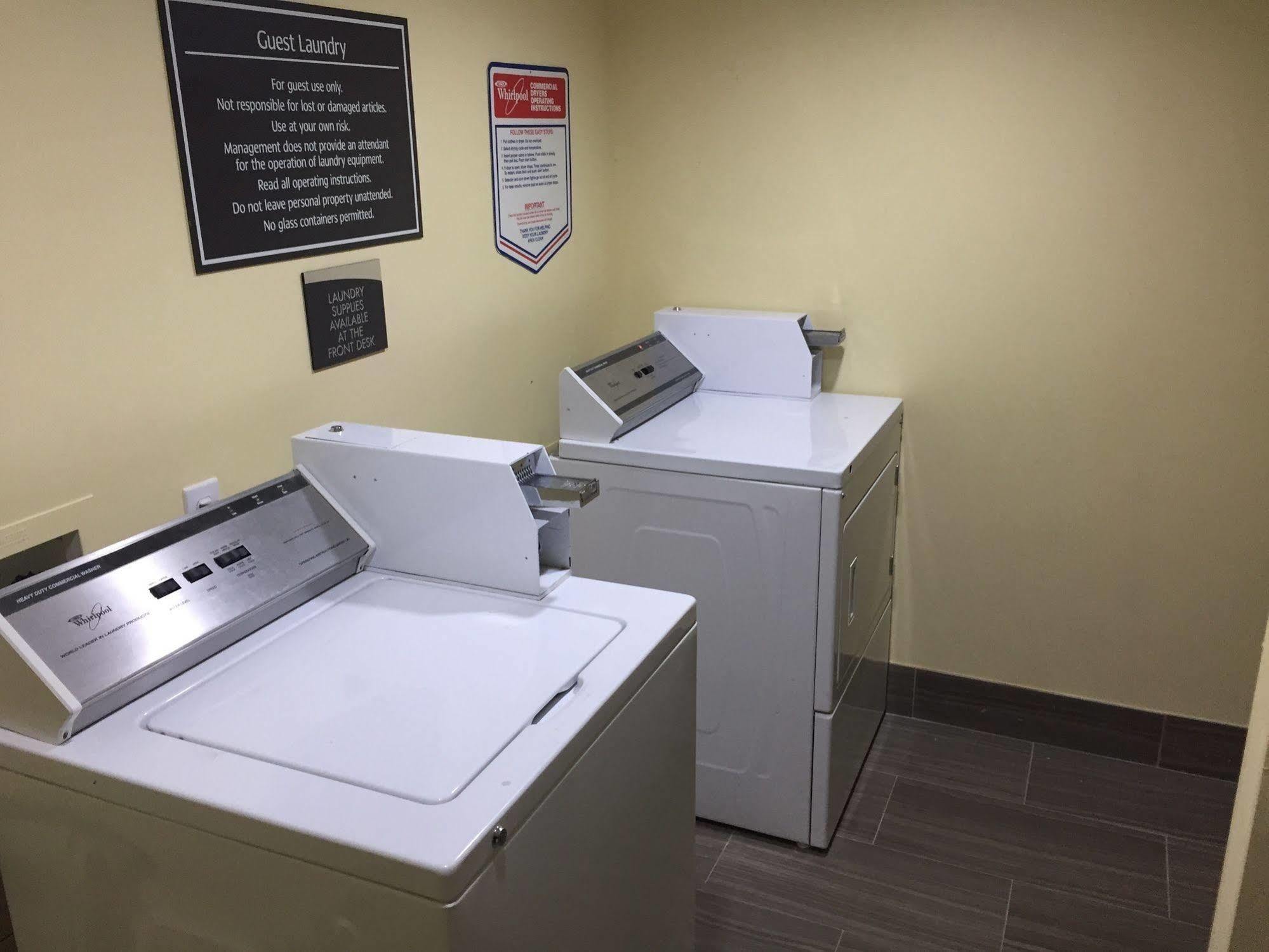 Best Western Plus Birmingham Inn & Suites Bagian luar foto