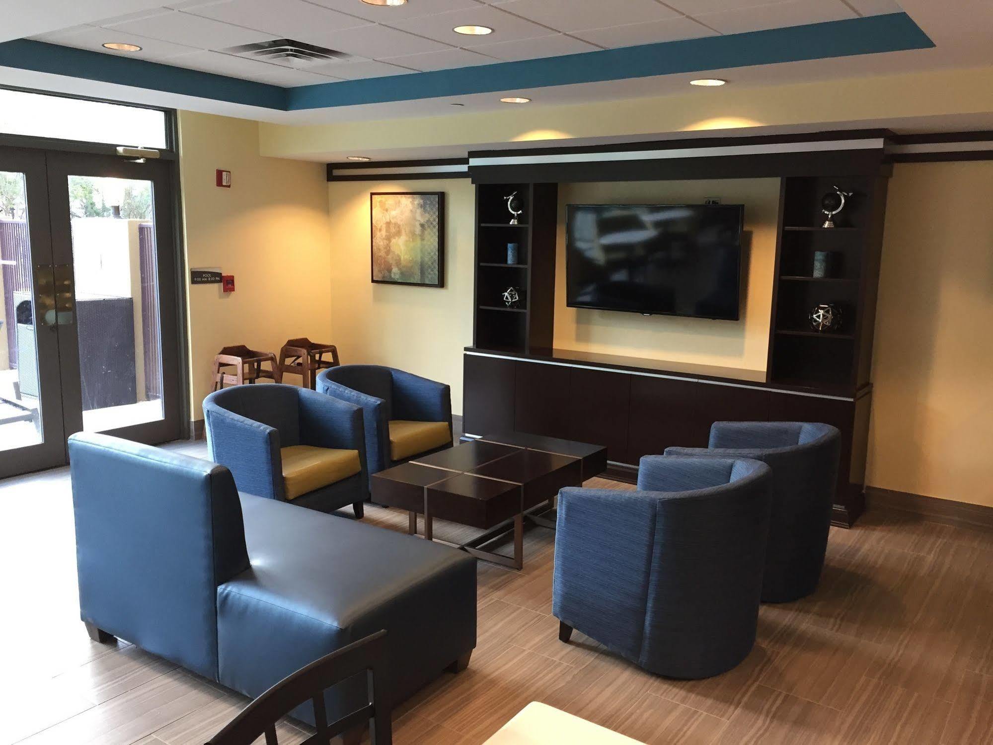Best Western Plus Birmingham Inn & Suites Bagian luar foto